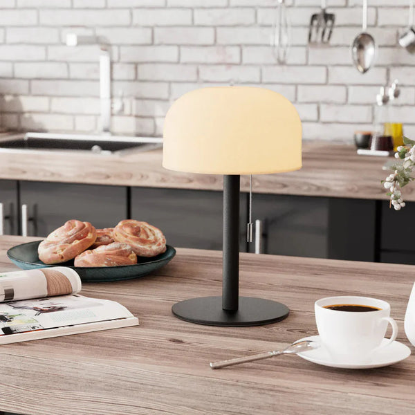 Nordic Flame Trådløs LED Bordlampe – 26 cm Sort - inkl fjernbetjening.