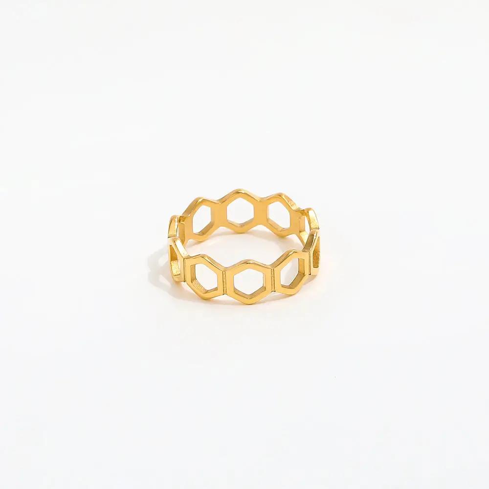 Geometrisk Honeycomb Ring 18K Guldbelagt | muun studios | Køb online hos Moster D – Hurtig levering