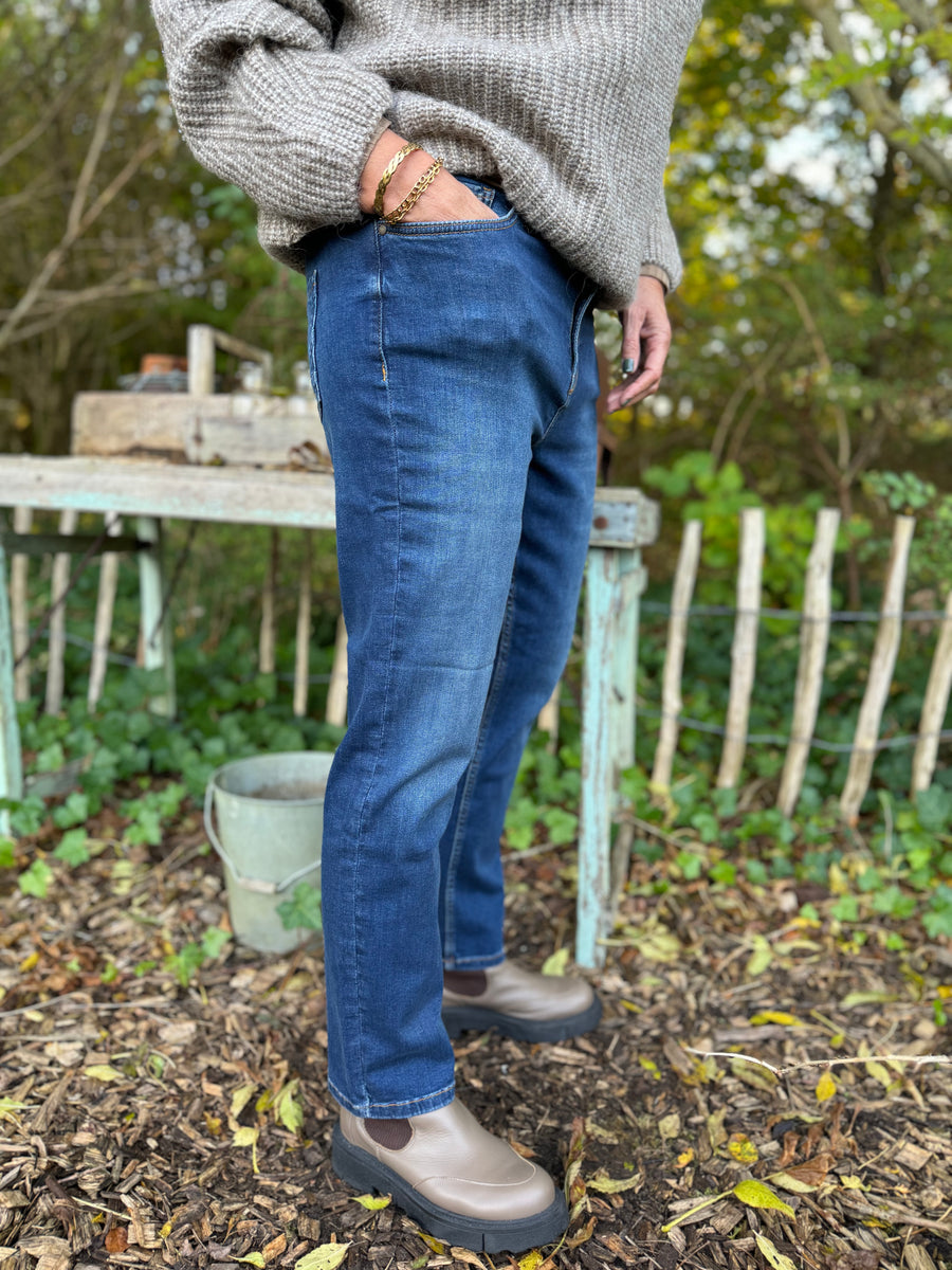 Isay Monza Straight Jeans | Isay | Køb online hos Moster D – Hurtig levering