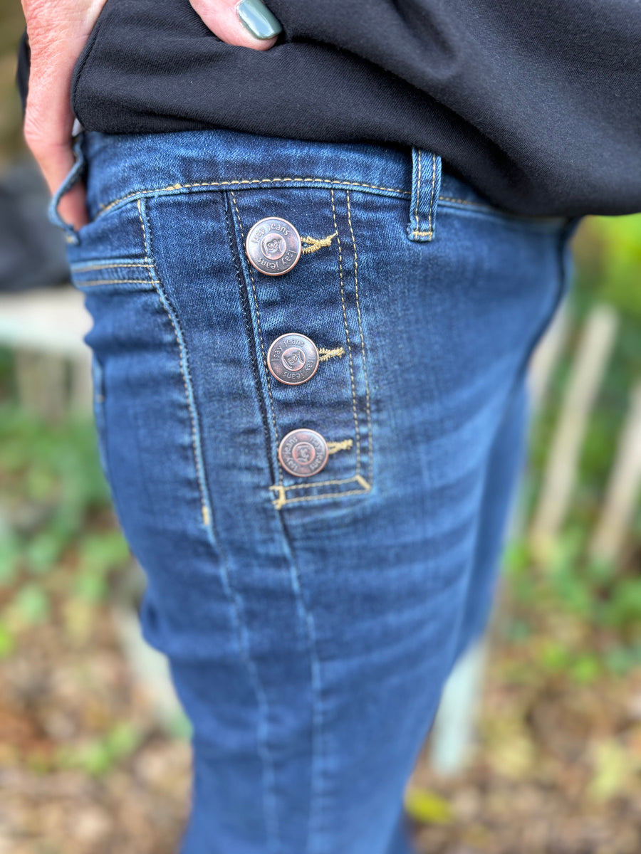 Isay Como Flare Button Jeans - Dark Denim | Isay | Køb online hos Moster D – Hurtig levering