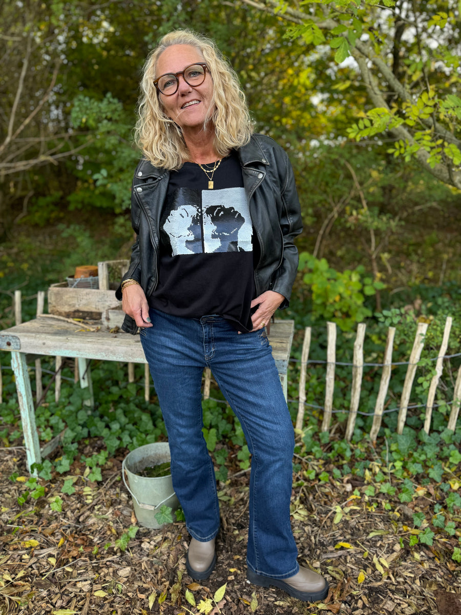 Isay Como Flare Button Jeans - Dark Denim | Isay | Køb online hos Moster D – Hurtig levering