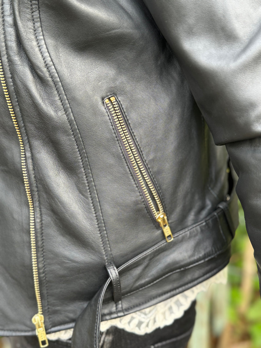 Notyz Biker Jacket - Black w. Gold | Notyz | Køb online hos Moster D – Hurtig levering