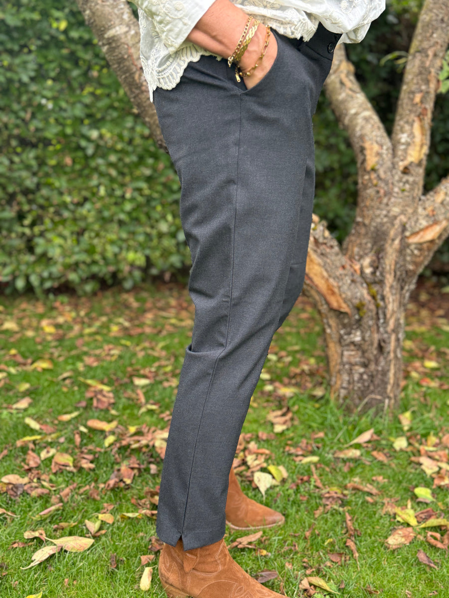 Isay Firenze Stretch Chino - Dark Grey Melange | Isay | Køb online hos Moster D – Hurtig levering
