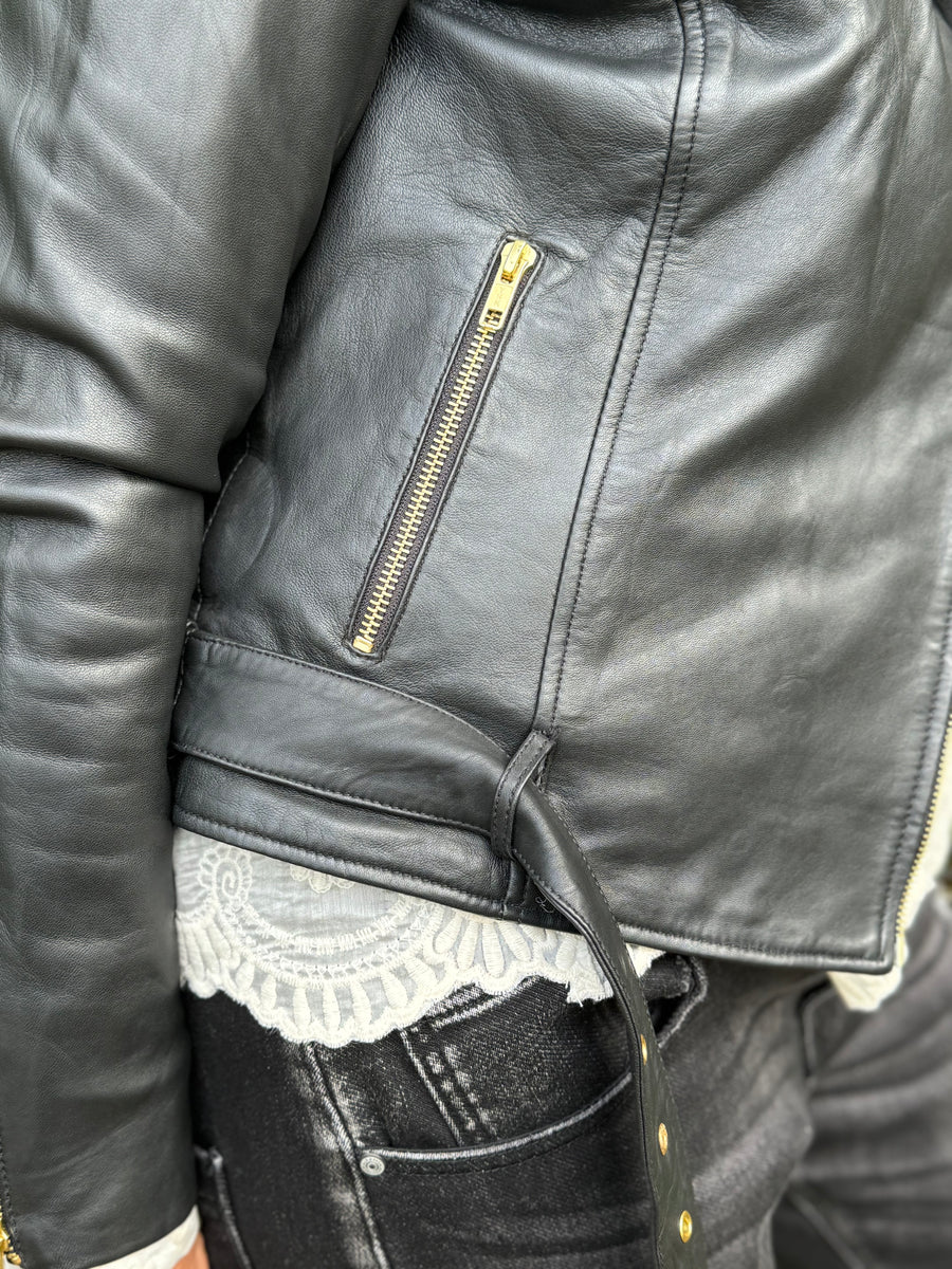 Notyz Biker Jacket - Black w. Gold | Notyz | Køb online hos Moster D – Hurtig levering