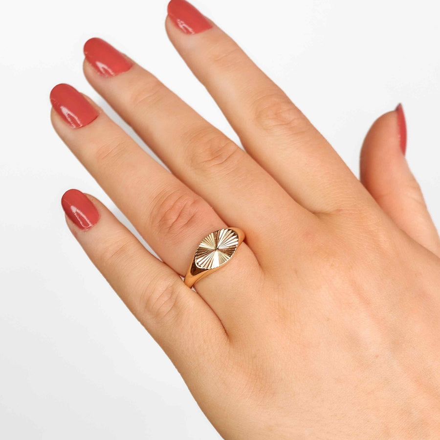 Sun Signet Oval Ring 18K Guldbelagt | muun studios | Køb online hos Moster D – Hurtig levering