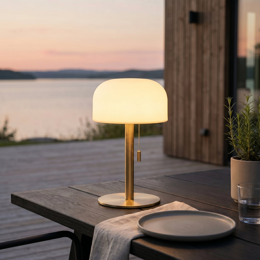 Nordic Flame Trådløs LED Bordlampe – 26 cm Messing - inkl fjernbetjening.